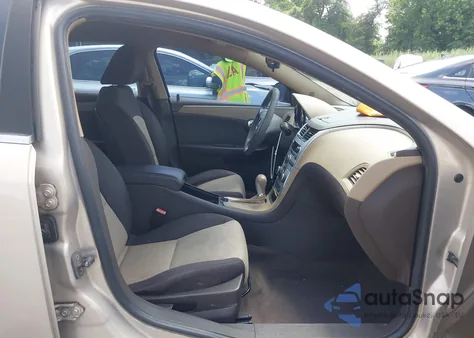 2010 Chevrolet Malibu Ls z USA, uszkodzony, nr VIN 1G1ZB5EB5AF183394